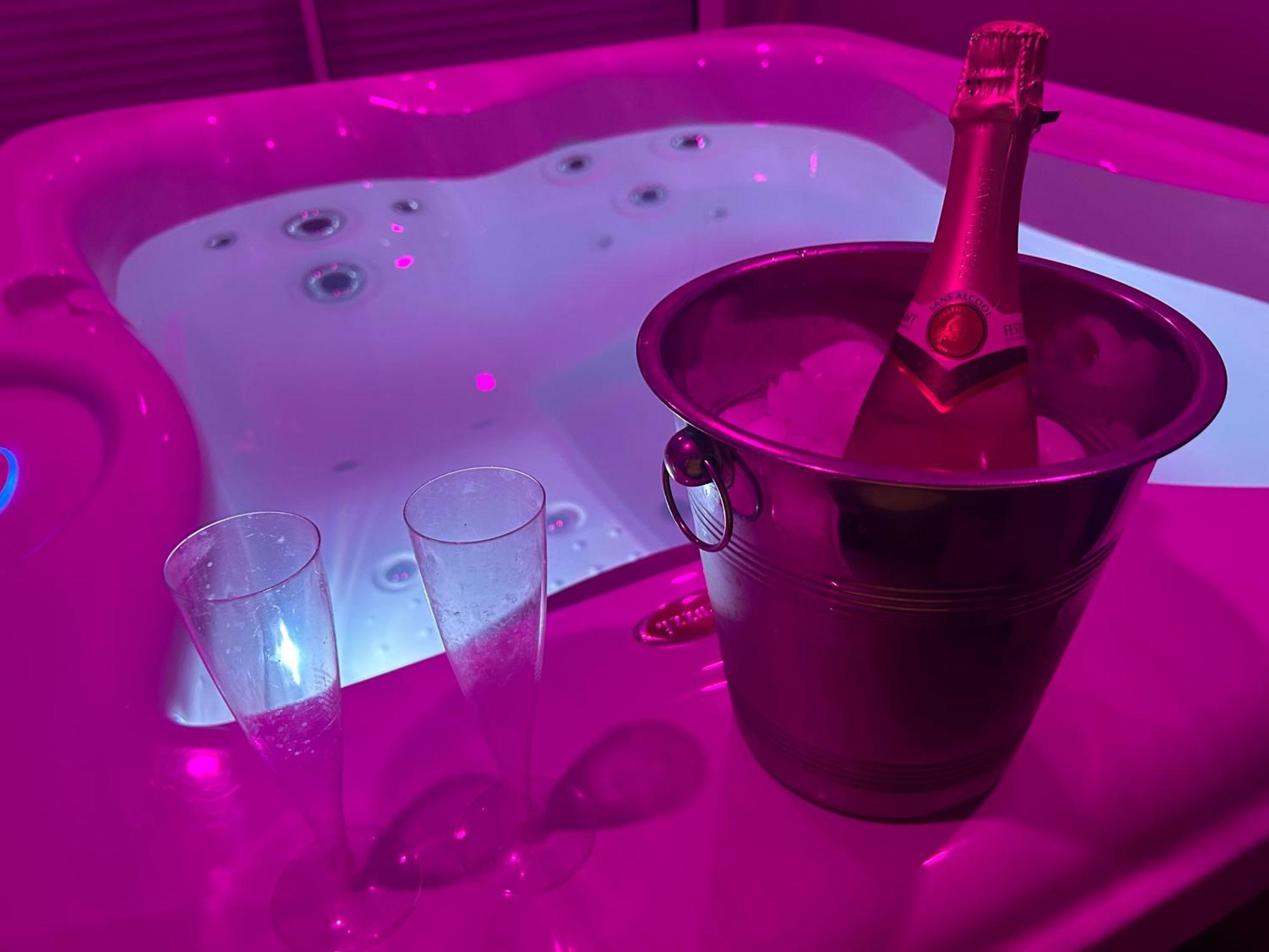 Jacuzzi Prive Arrivee Autonome Villa Conflans-Sainte-Honorine Eksteriør bilde